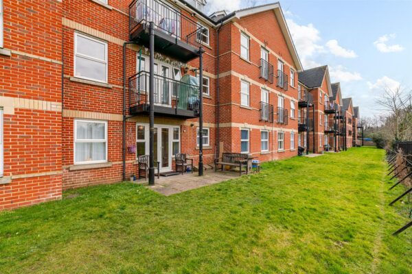 Cobham Close, Enfield
