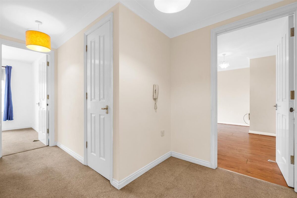 Cobham Close, Enfield