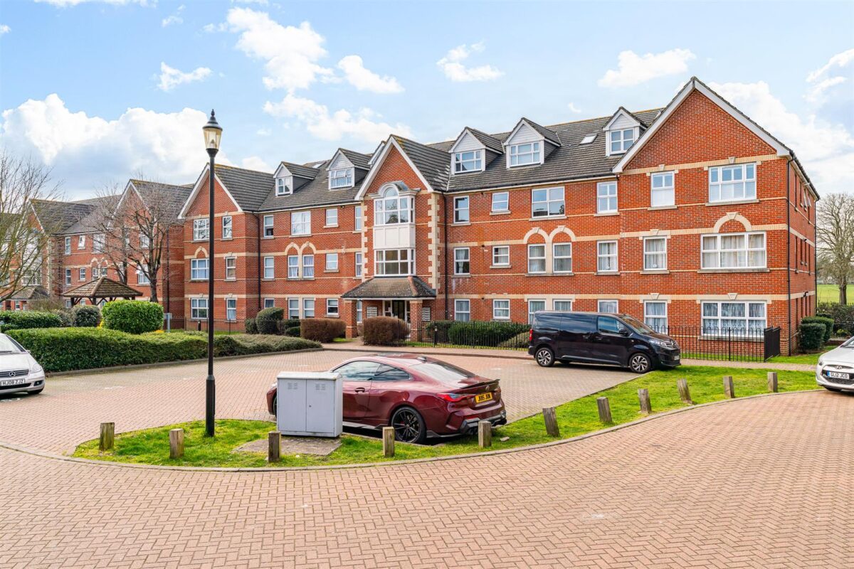 Cobham Close, Enfield