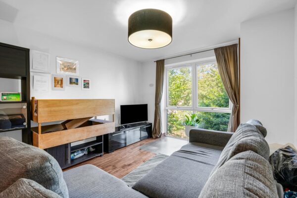 Smeaton Court, Hertford