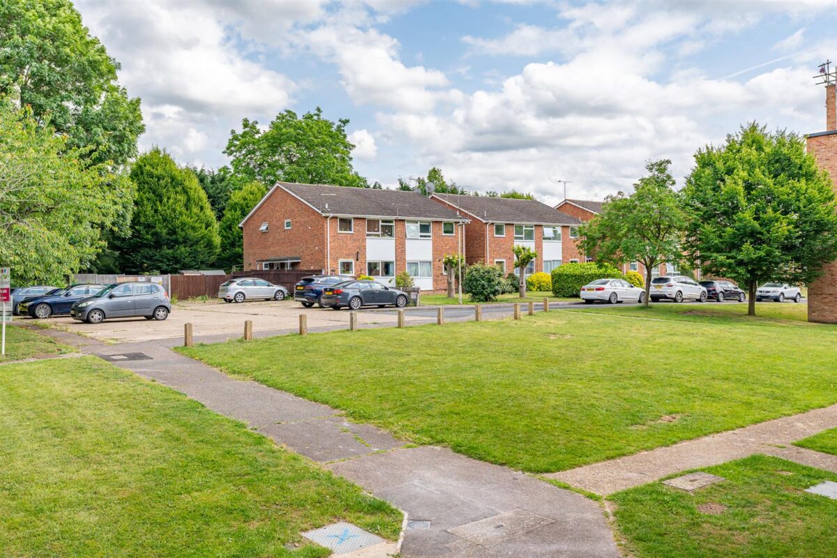 Trapstyle Road, Ware