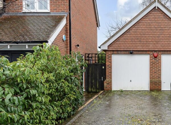 Warren Park Road, Hertford