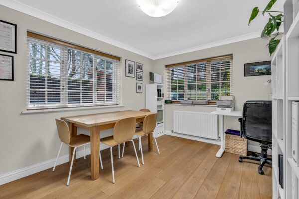 Warren Park Road, Hertford