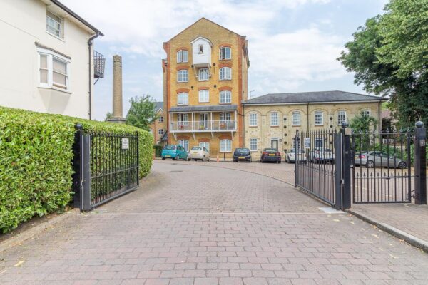 North Road, Hertford