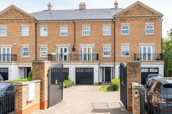 Claud Hamilton Way, Hertford
