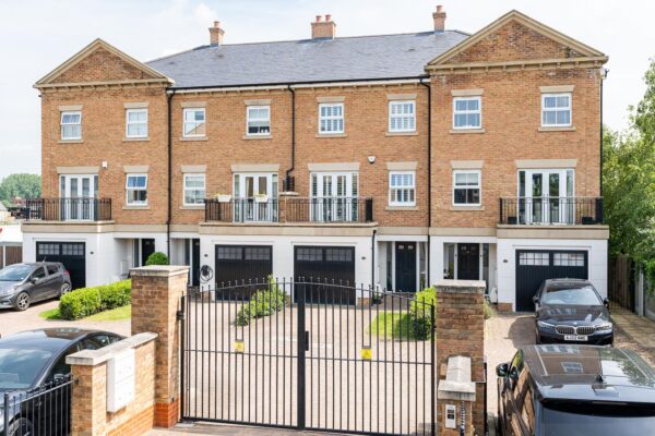 Claud Hamilton Way, Hertford
