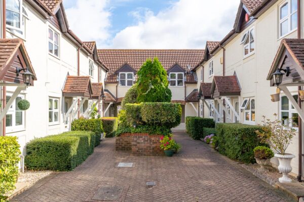 Crouchfield, Chapmore End, Ware