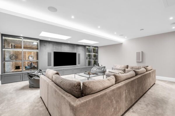 White Horse Close, Hertingfordbury, Hertford