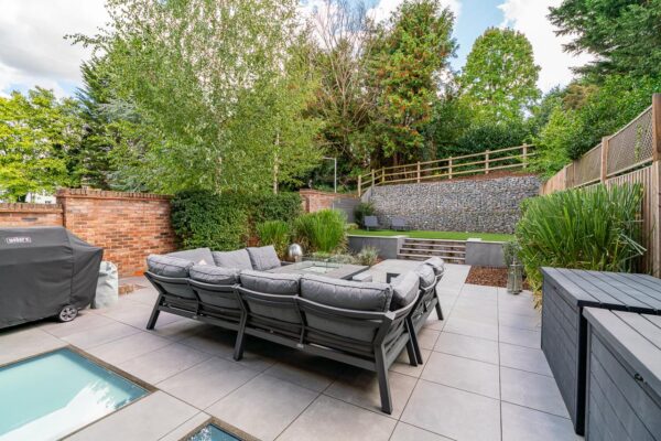 White Horse Close, Hertingfordbury, Hertford