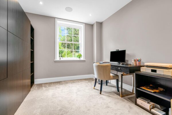 White Horse Close, Hertingfordbury, Hertford