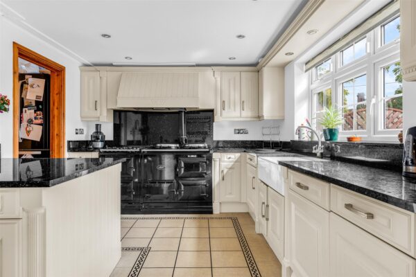 High Wood Road, Hoddesdon