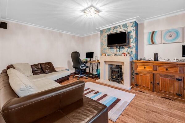 High Wood Road, Hoddesdon