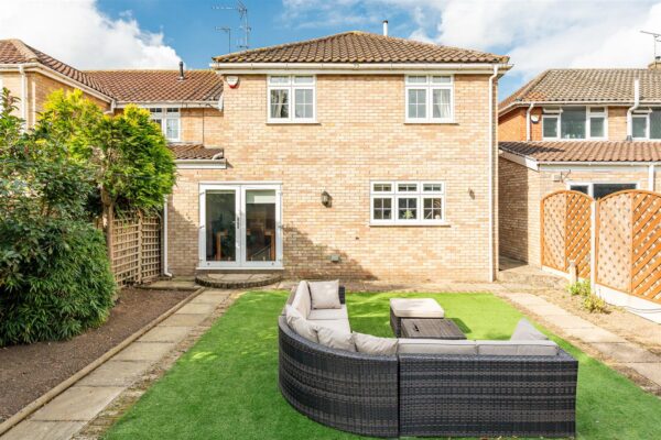 High Wood Road, Hoddesdon