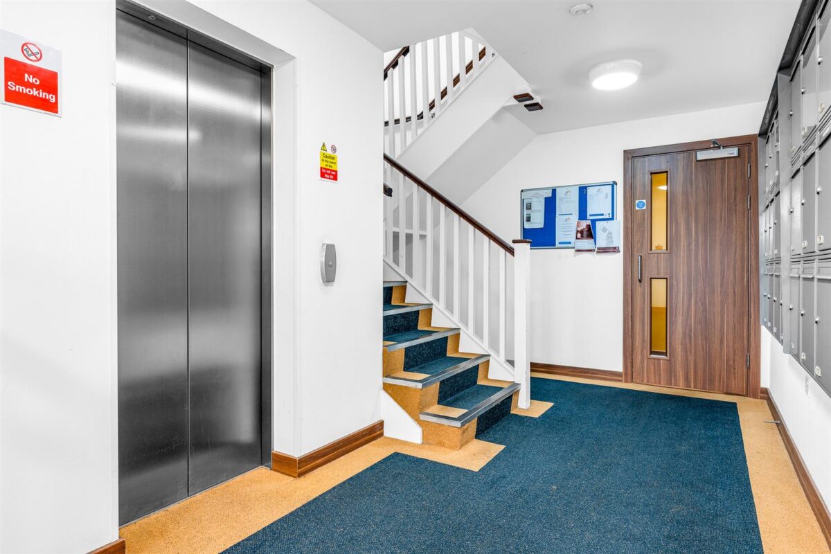 Smeaton Court, Hertford