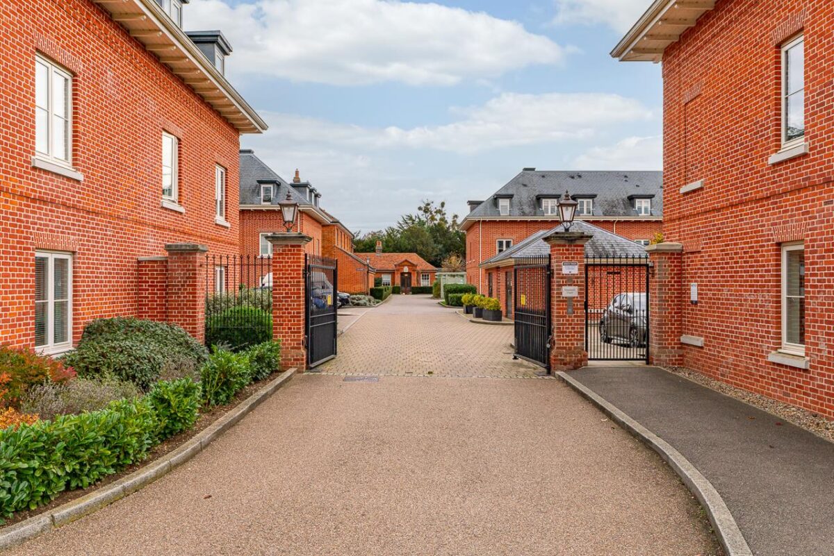 Henmarsh Court, Balls Park, Hertford