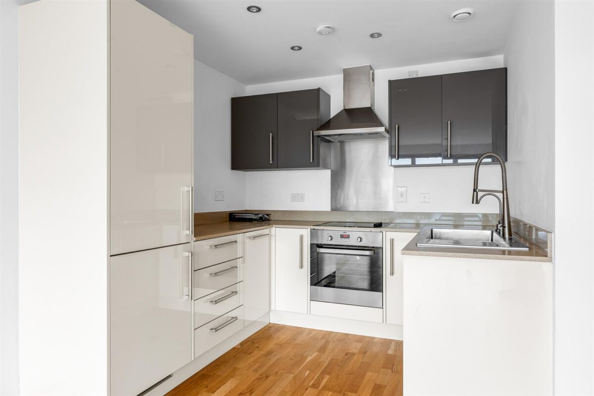 Smeaton Court, Hertford