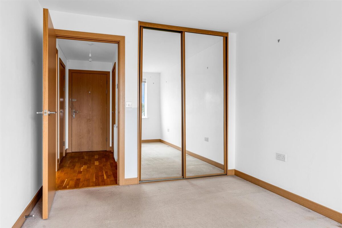 Smeaton Court, Hertford