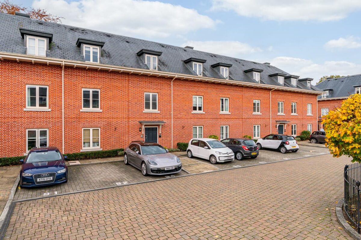 Henmarsh Court, Balls Park, Hertford