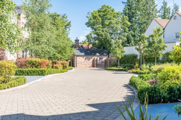White Horse Close, Hertingfordbury, Hertford