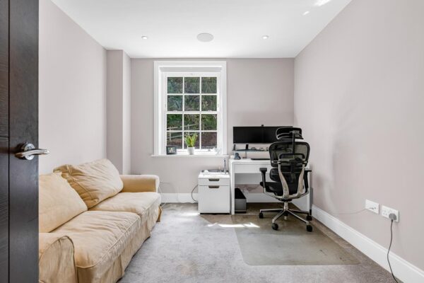 White Horse Close, Hertingfordbury, Hertford