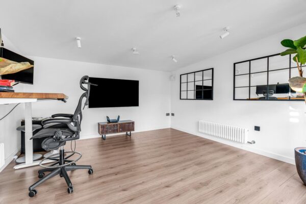 Rose Vale, Hoddesdon