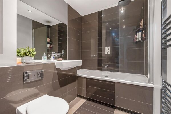 Smeaton Court, Hertford