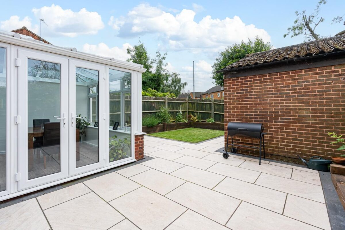 Links Avenue, Hertford