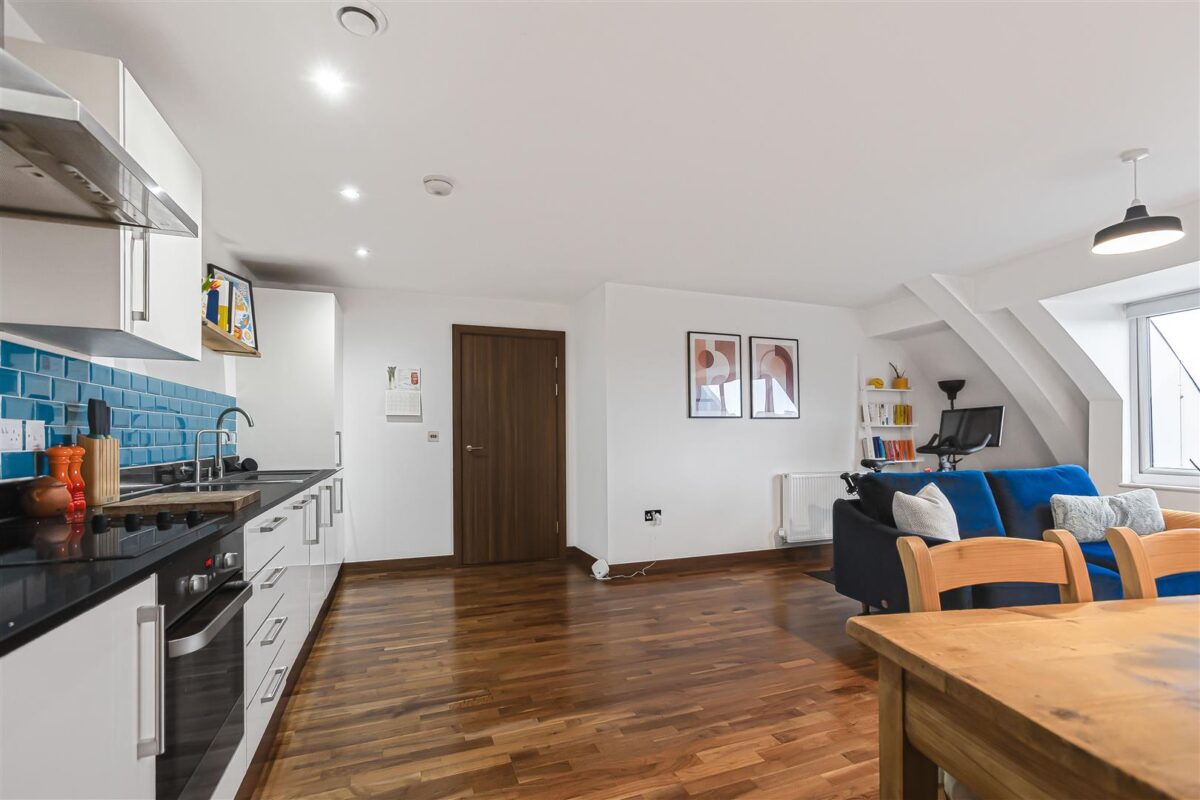 Smeaton Court, Hertford