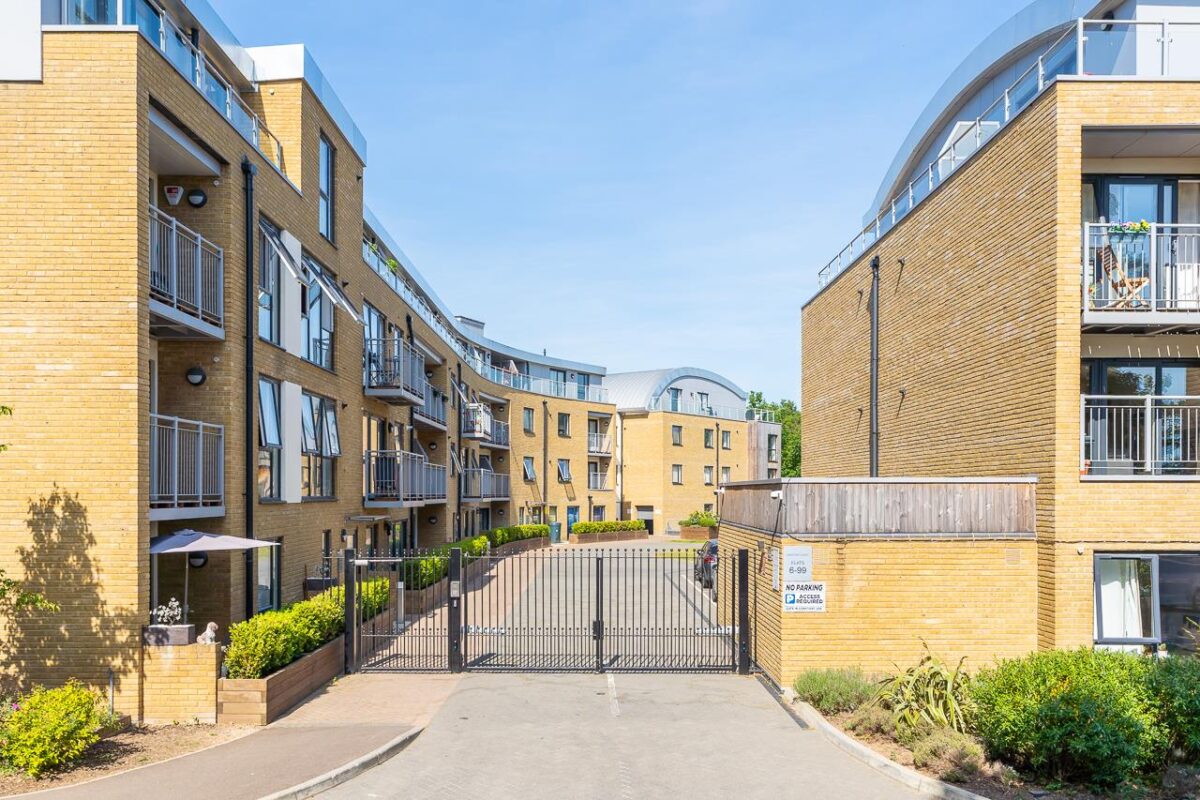 Smeaton Court, Hertford