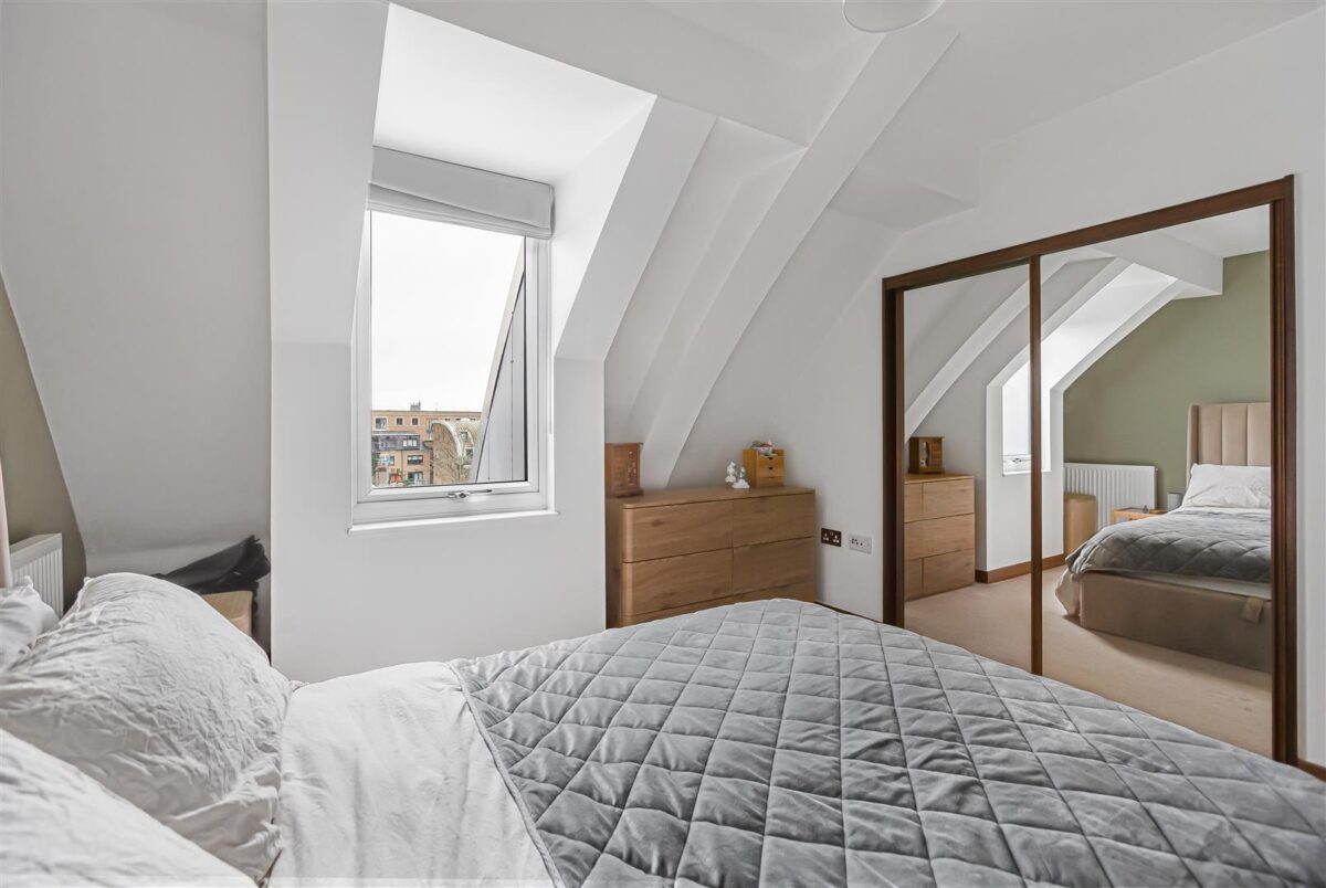 Smeaton Court, Hertford