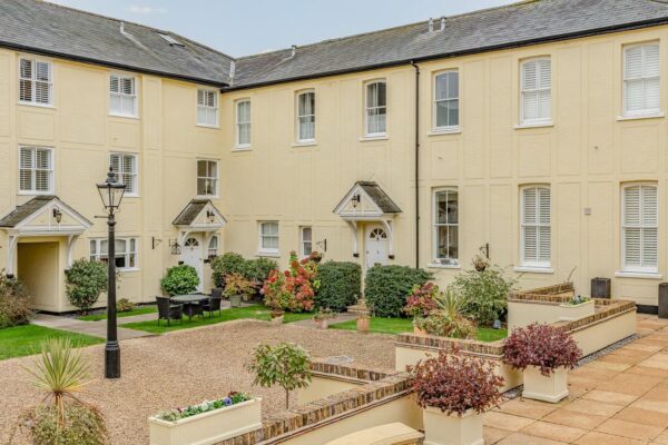 Courtyard Mews, Chapmore End, Ware