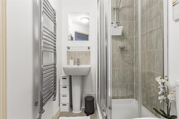 Arnold Close, Hertford