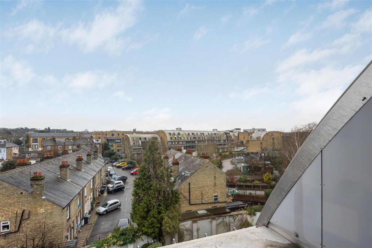 Smeaton Court, Hertford