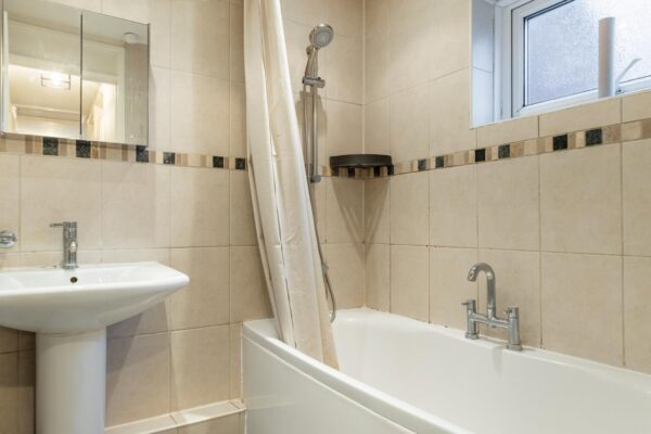 Links Avenue, Hertford