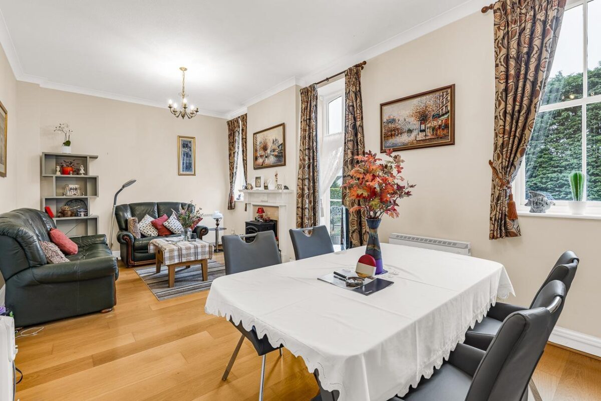 Courtyard Mews, Chapmore End, Ware