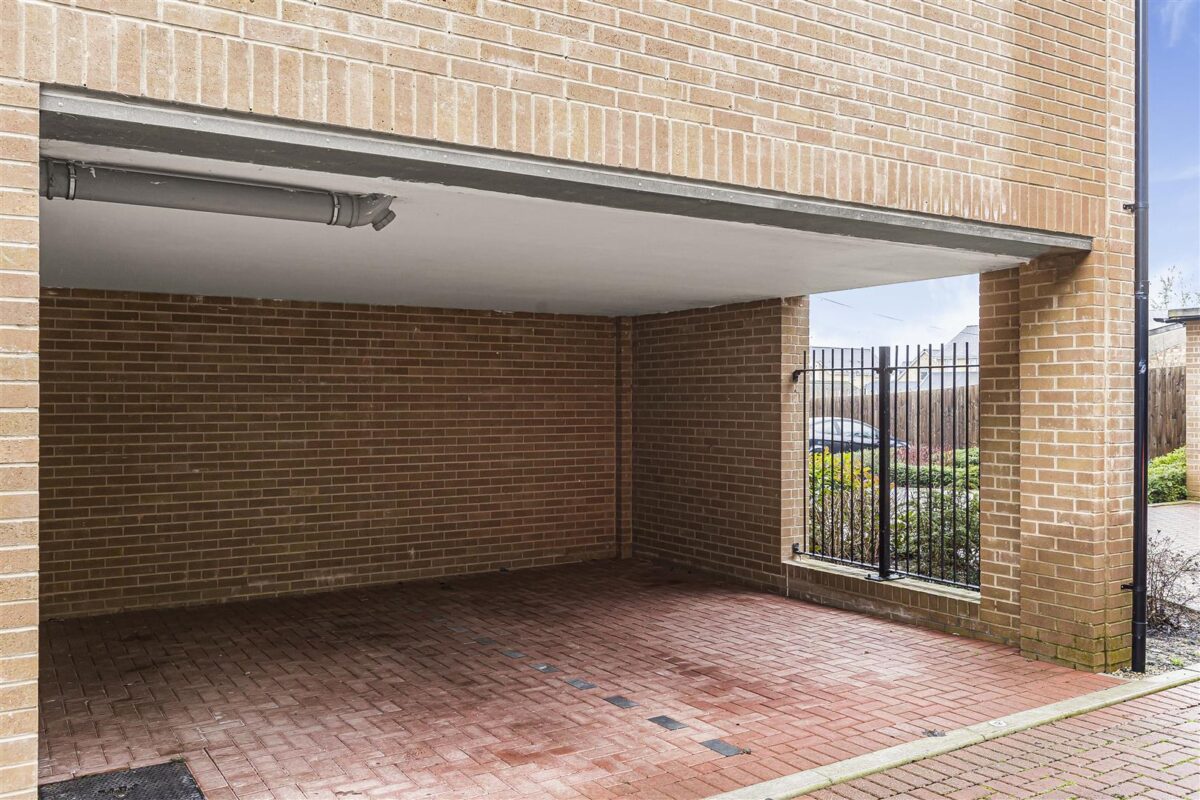 Arnold Close, Hertford