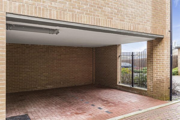 Arnold Close, Hertford