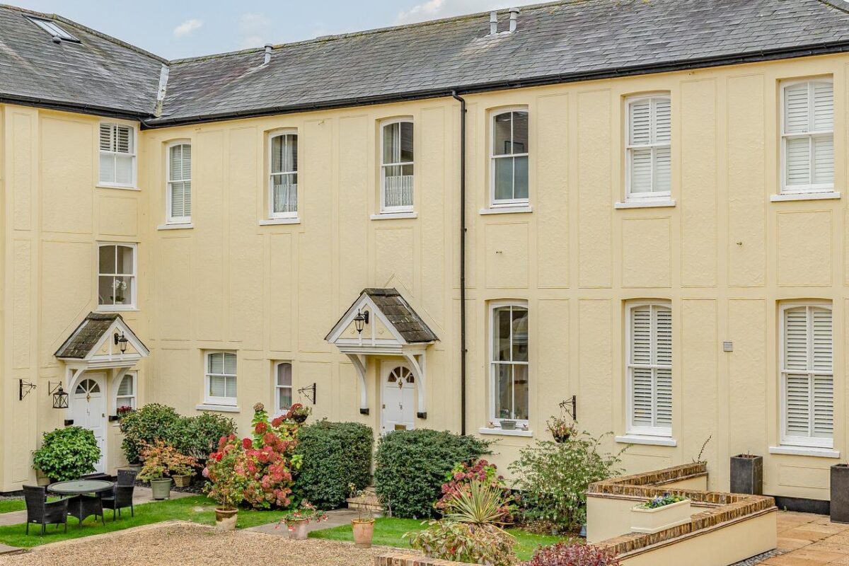 Courtyard Mews, Chapmore End, Ware