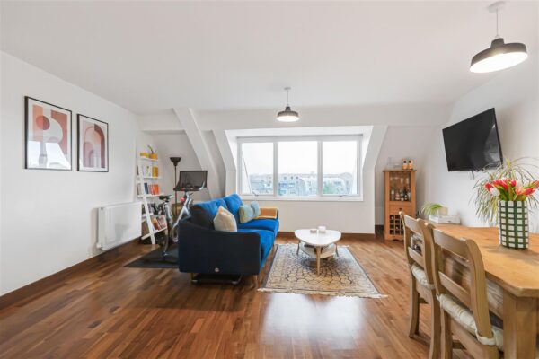 Smeaton Court, Hertford