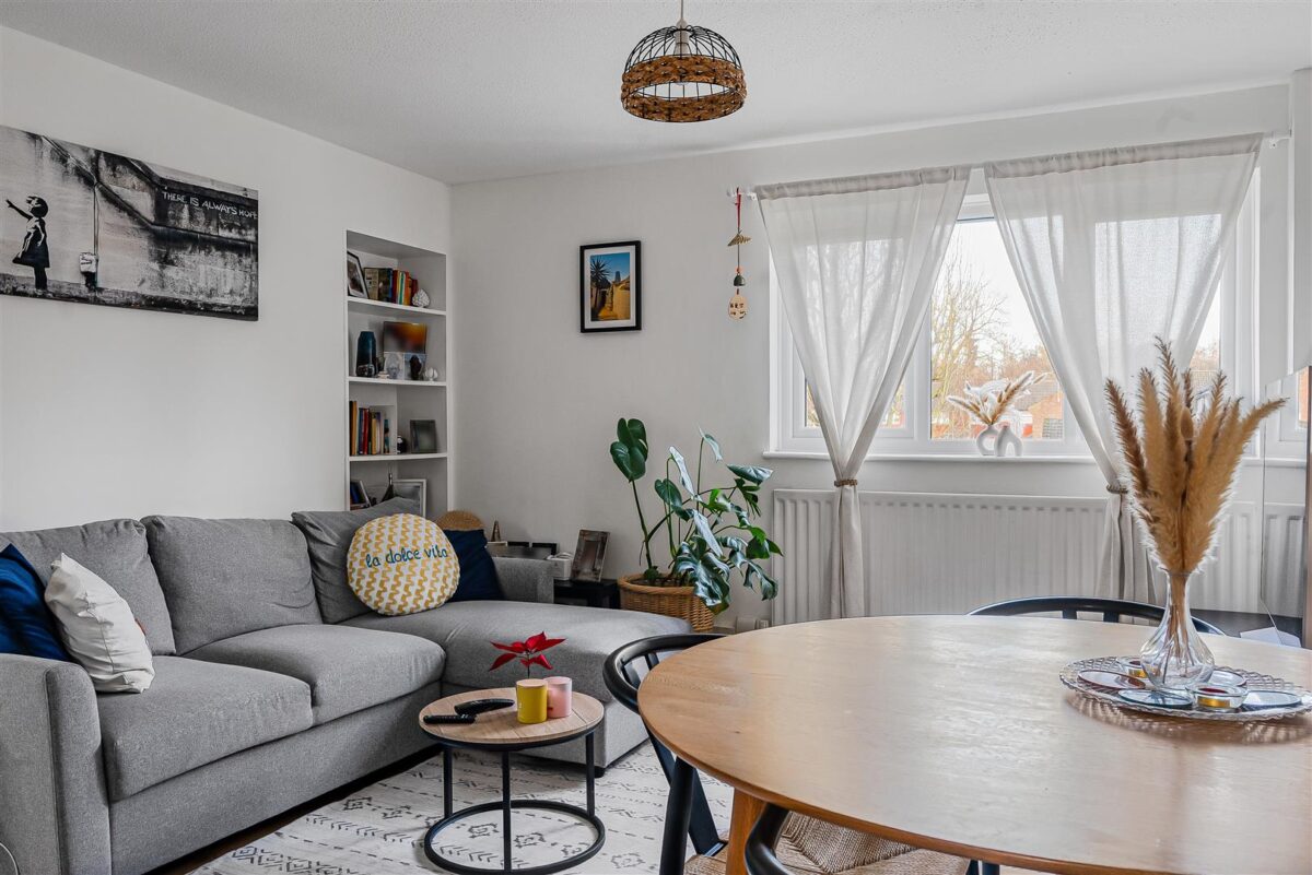 Willowmead, Hertford