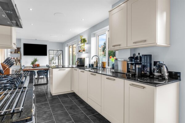 Selwyn Crescent, Hatfield