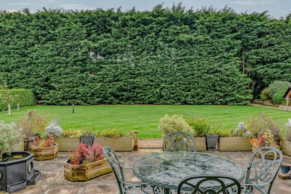 Courtyard Mews, Chapmore End, Ware