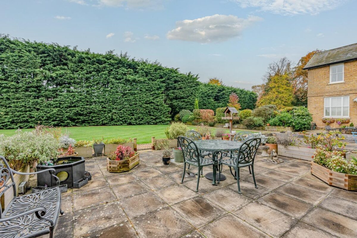 Courtyard Mews, Chapmore End, Ware