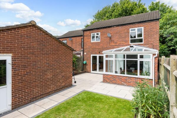 Links Avenue, Hertford