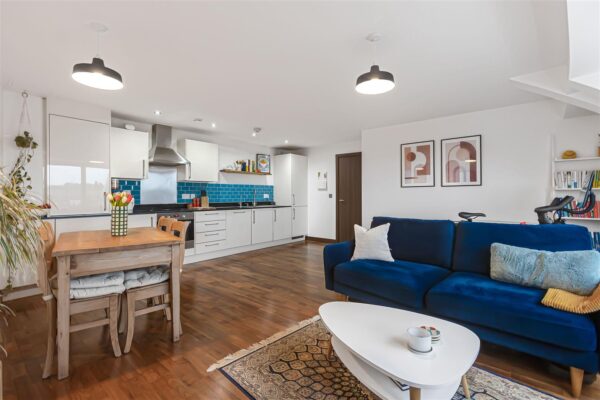 Smeaton Court, Hertford