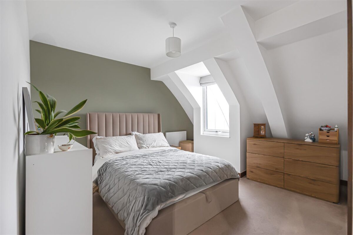 Smeaton Court, Hertford