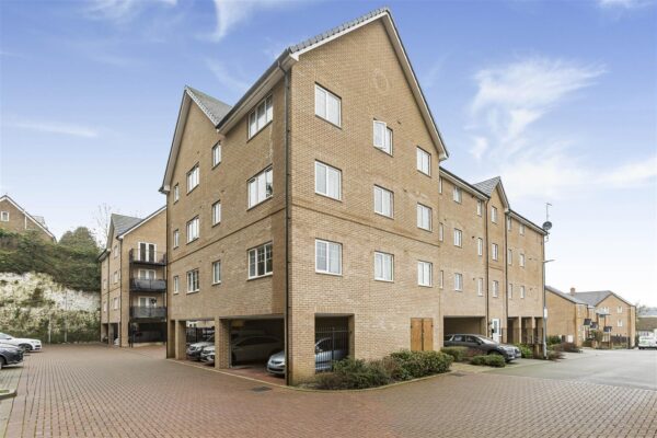 Arnold Close, Hertford