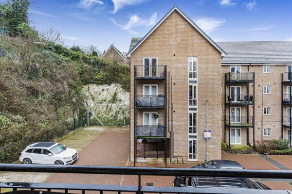 Arnold Close, Hertford