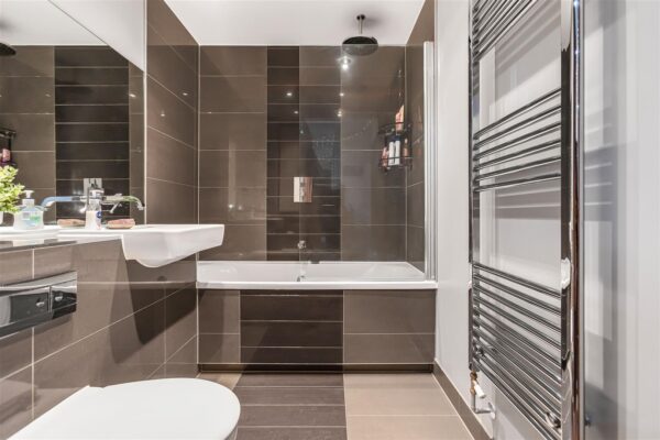 Smeaton Court, Hertford