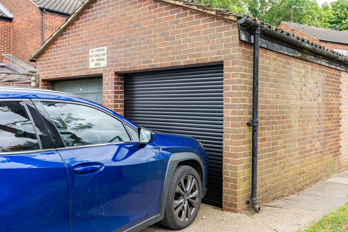 Links Avenue, Hertford